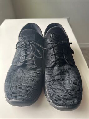 Nike Men's All-Black Knit Lace-Up Sneakers 10